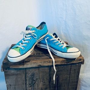 Womens 9 1/2 Converse sneakers